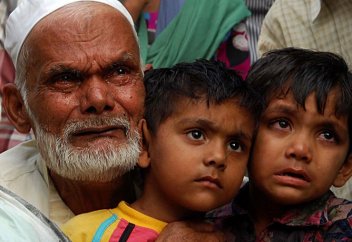 Жаһан: Түзге отыра алмаса да мұсылмандардан көреді