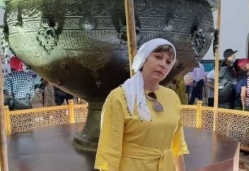 "Енемнің ең сүйікті келінімін”: Қазақ азаматына тұрмысқа шыққан орыс әйел қазақ тілінде еркін сөйлеп, дәстүрлерді ұстанады