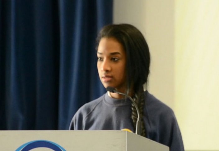 Юная мусульманка выступила в защиту своей религии (видео)