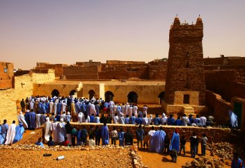 Ежелгі ислам орталықтарының бірін құм басып қалу қаупі төніп тұр (фото+видео)