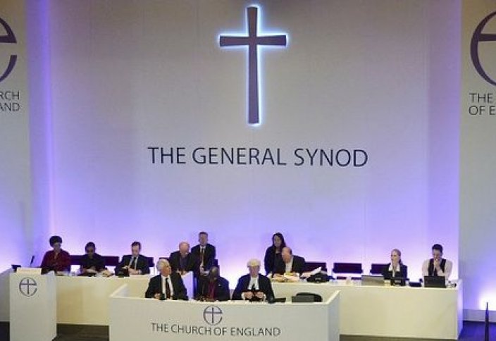 Священник нетрадиционной ориентации избран в Синод