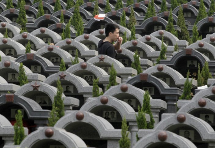 6 грустных фактов о похоронах в Китае: место за миллион, аренда могил и мода на кремацию