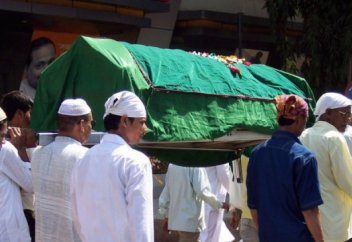 Марқұмды жоқтап, аза тұту ережесі қолданысқа енгізіледі