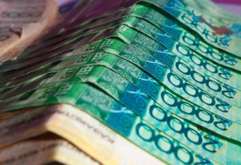 Банкам разрешат снимать только 50% средств со счета должника