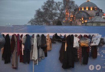 «Пусть не пылится в шкафу, а греет улицы» - акция в Турции