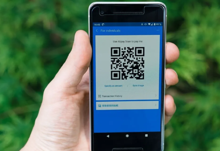 Казахстанцы смогут оплачивать покупки за границей по межбанковскому QR-коду