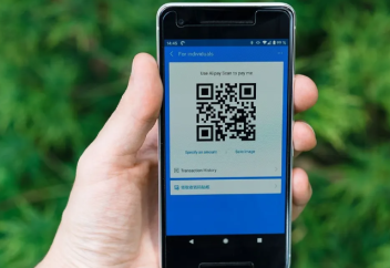 Казахстанцы смогут оплачивать покупки за границей по межбанковскому QR-коду