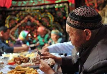 Қайтыс болған адамның үйінен тамақ алуға бола ма?