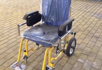 Есімі белгісіз кәсіпкер 240 науқас балаға тегін мүгедек арбасын сыйлады (фото)