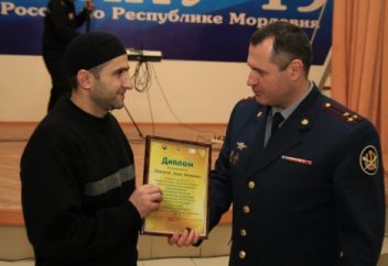 Конкурс чтецов Корана за колючей проволокой