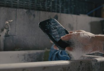 Антибактериальный смартфон презентовали в Британии. Специалист рассказал, что следует ежемесячно удалять из смартфона