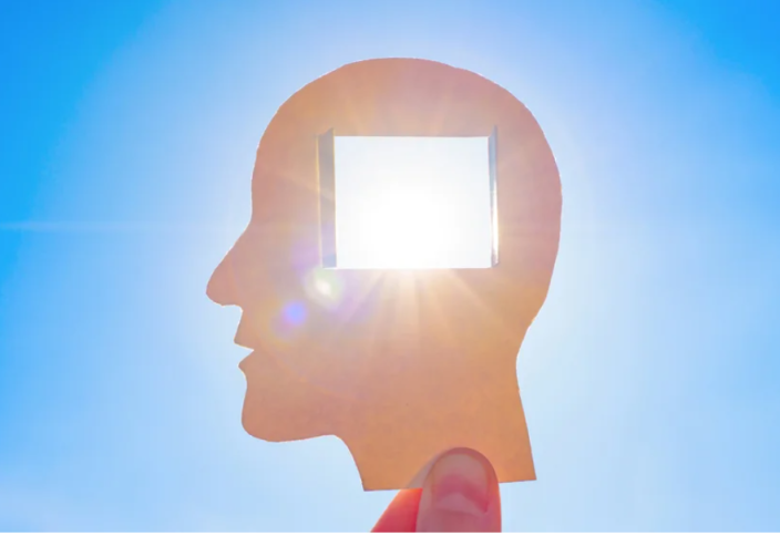 Физиктер адам басынан жарықты өткізудің жолын тапты