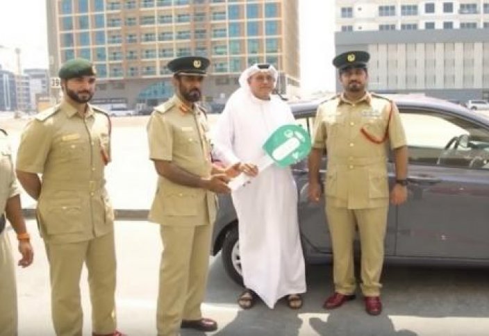 Еще один водитель получил автомобиль за аккуратное вождение в Дубае