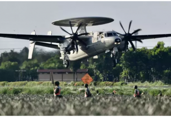 Бряцание оружием в Китае настораживает и пугает его соседей (видео)