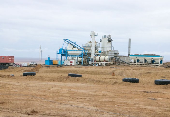 В Казахстане начали стелить "резиновый асфальт" (фото)