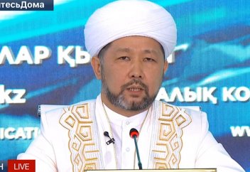 Наурызбай қажы ТАҒАНҰЛЫ: ОРАЗАДА ОНЛАЙН ХАТЫМ ОҚЫЛАДЫ (ФОТО)