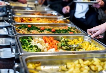 В школьных столовых начнут давать халяльную еду