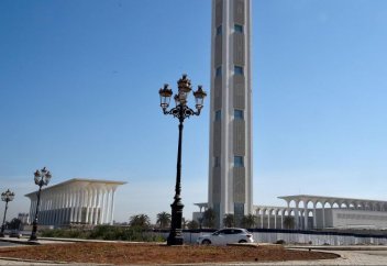 Минарет гигантской мечети может стать памятником абсурда