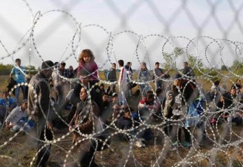 Беженец? За забор!