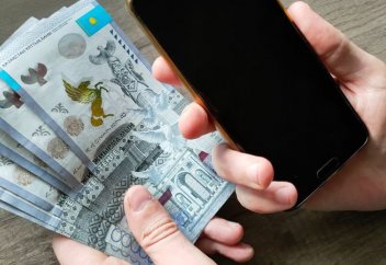 Утверждены правила назначения денежной выплаты казахстанцам, усыновившим ребенка