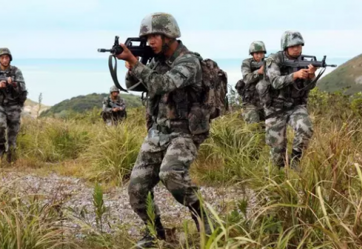 Си Цзиньпин разжигает в стране ура-патриотизм на фоне большей агрессивности китайской армии за рубежом