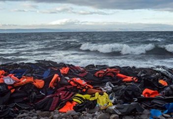 Жерорта теңізінде суға кетіп өлген босқындар қайда жерленген?