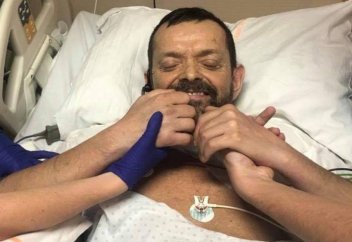 Тарихта тұңғыш рет адамға қол жалғанды