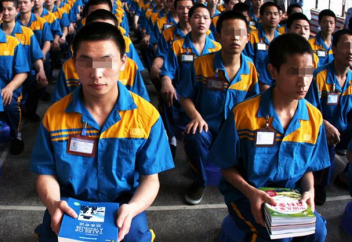 Уйгурский мусульманин рассказал правду об ужасах «лагерей перевоспитания»