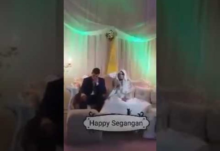 Невеста красиво прочитала Коран на собственной свадьбе (ВИДЕО)