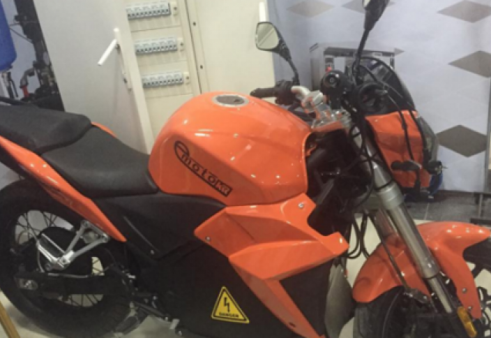 Қазақстандық алғашқы электромотоциклдің бағасы белгілі болды (видeо)