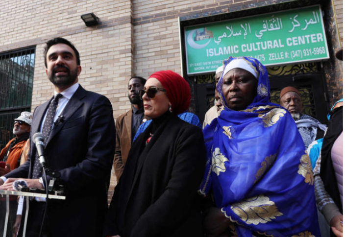 Новый мэр Нью-Йорка принял присягу в метро на Коране