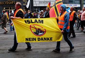 Разные: В Берлине все чаще нападают на женщин в хиджабах