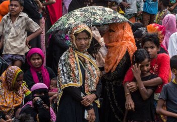 Индонезия заявила о готовности принять рохинджа, массово бегущих из Бангладеш