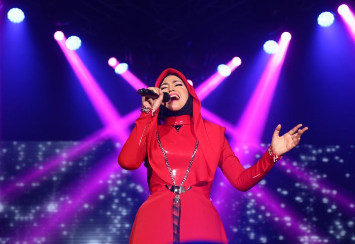 Шила Амза – поп-звезда в хиджабе, покорившая Китай (фото+видео)
