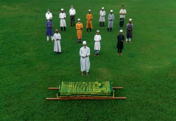 От жертвы змеи до жертвы коронавируса. 15 впечатляющих снимков All About Photo Awards