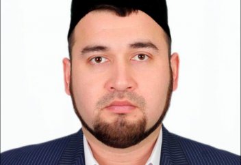 Мұсылман елінде хижабқа салынған тыйымды алып тастауға шақырған имам жұмысынан қуылды