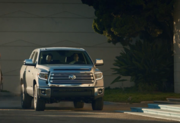 Имам Toyota жарнамасына неге түсті (фото+видео)