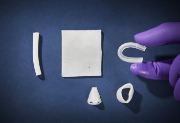 Адам тінін алмастыратын материал жасалды