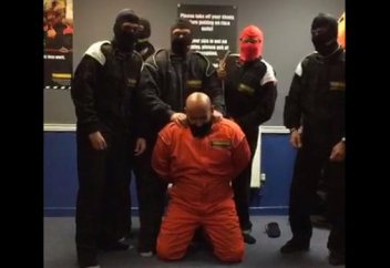 Банк HSBC уволил 6 сотрудников за пародию на ИГИЛ