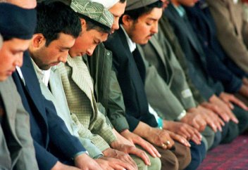 В Китае мусульман согнали в концлагеря