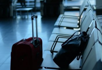 Задерживают или отменяют рейс: что обязан сделать перевозчик