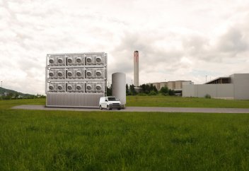 Көмірқышқыл газын ауаға таратын емес, керісінше сіңіріп алатын зауыт іске қосылды