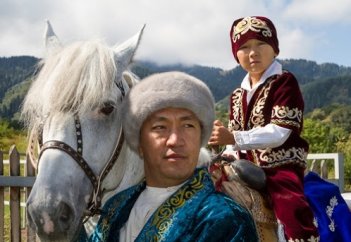 Көне дәстүр