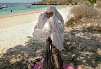 «Остров 1000 мечетей» становится райским уголком для практикующих мусульман