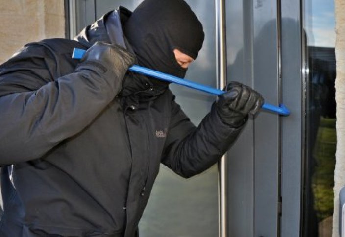 Кража с проникновением в жилище станет тяжким преступлением
