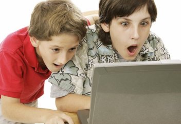 Оқушыларға анайы фильмдерді көрсетуді ұсынды