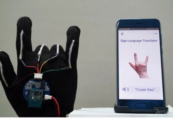 Разные: Сенсорная перчатка-переводчик с языка жестов на обыкновенный язык (видео)