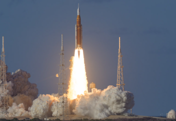 Астронавты NASA нашли на борту корабля к Луне опасное явление (ВИДЕО)