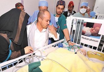 Саудовская Аравия: сложная операция по разделению сиамских близнецов прошла успешно