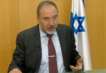 Палестинаны қолдаған арабтардың басын шабуға уәде етті